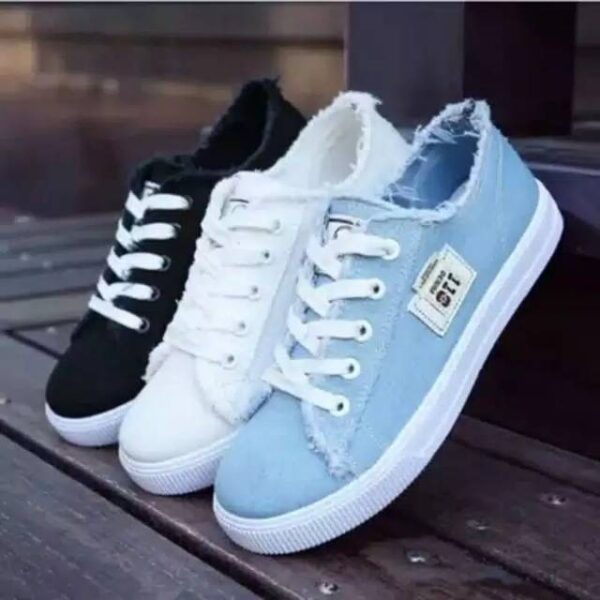 Sepatu Sneakers Wanita - Gambar 2