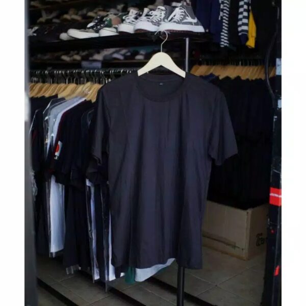 SELAMAT DATANG DI TAMAN SURGA38 SHOP🤗 : HARGA MURAH TAPI BUKAN KAOS MURAHAN! Product detail 1. Kaos Polos bahan 100% Cotton Combed 30s Reaktif, bahan langsung terasa adem begitu dipakai dan ga panas lebih tipis dibanding 20s/24s. Cocok digunakan di iklim tropis seperti Indonesia. 2. Benang Jahitan 100% Cotton. Selaras dengan warna kain. Super rapih!!! Tidak rapih uang kembali!!!. 3. Gramasi kain 140-160 gr/m2; Tidak setebal 24s dan setipis 40s. Gramasi terlaris saat ini. 4. Jahitan leher: Double Stick; lebih kuat, gak gampang kendor. 5. Jahitan pundak: Rantai; standar jahitan Giord*no dan Han*s 6. Jahitan Bawah: Overdeck 3 Jarum; belum ada dipasaran. Jahitan paling unik dan kuat. Salah satu ciri keunikan dari produk kami bisa dilihat dari bagian ini. 7. Model Unisex, bisa dipakai untuk Pria dan Wanita 8. Ukuran tersedia 9. Lengan pendek dan panjang. 10. SIZE CHART Lebar dada X Tinggi kaos 46x70cm Small 48x72cm Medium 50x74cm Large 52x76cm Extra Large (Tidak tersedia ukuran diluar itu)