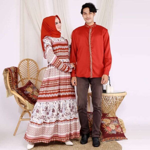 COUPLE GAYATRY ROMANTICE