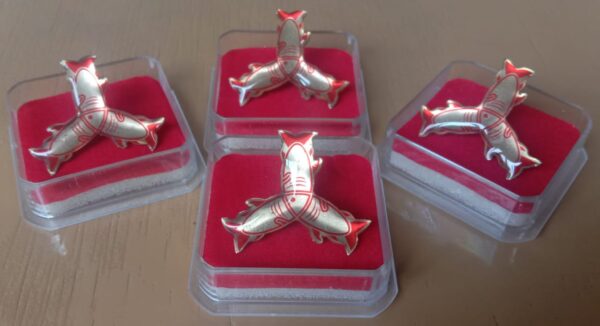 Pin/Bros Logo 3 Ikan