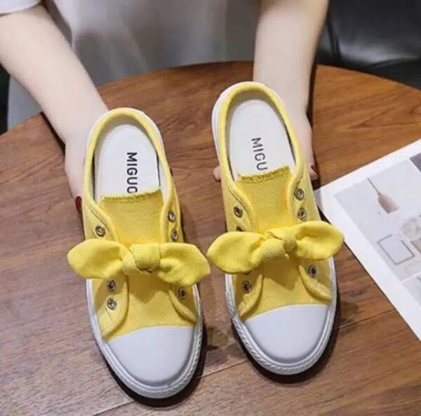 Sepatu Slip On Wanita