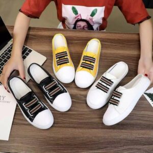 Sepatu Slip On Wanita Santai