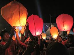 LAMPION TERBANG
